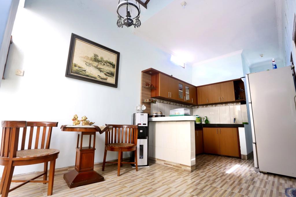 Griya Kedasih Guesthouse 日惹 外观 照片
