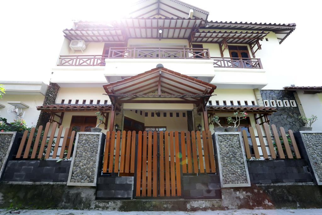 Griya Kedasih Guesthouse 日惹 外观 照片